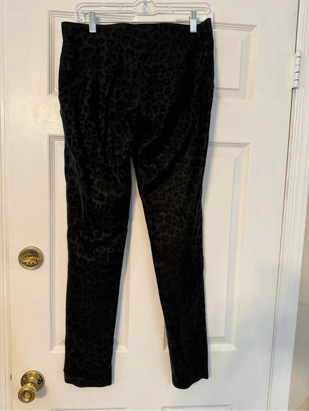 Frank Lyman Design Black Leopard Print Leggings